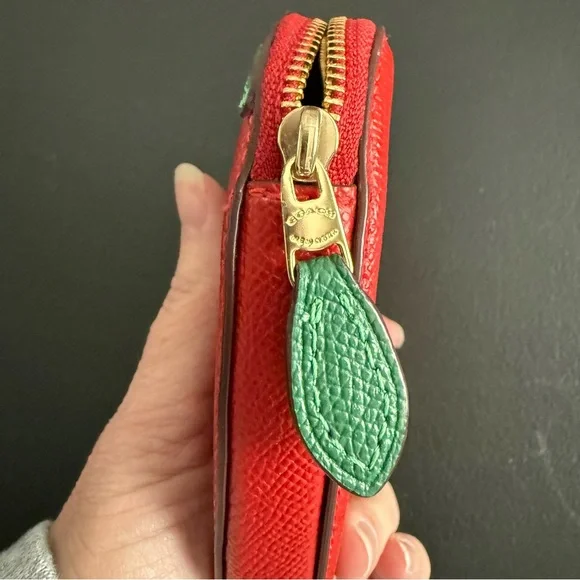 Coach CAN28 Strawberry Crossgrain Leather Coin Case Gold/ Bold Red $128 NWOT - Picture 3 of 5